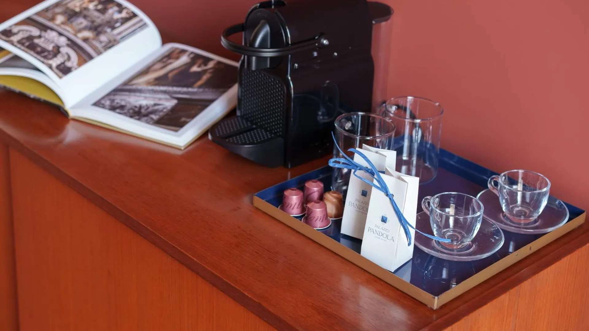 Palazzo Pandola - Luxury Suites Naples 0*,